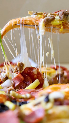 ✨ Toppings-so-bongga, sarap na todo! 🍕 Loaded ng goodness, sa bawat kagat 💛 #AngelsPizza #ToppingsSoBongga | Angel's Pizza