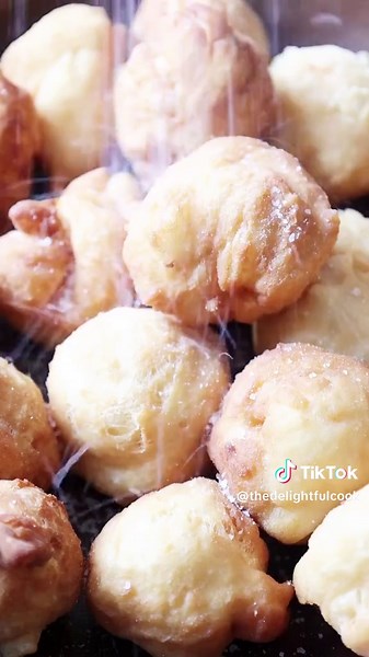 Coccoli Fritto with Prosciutto and Taleggio ☺️ Follow @thedelightfulcook for more recipes.⁣ ⁣ This is the fried snack of all snacks! These delicious little parcels from Tuscany are the perfect starter to any meal. Coccoli Fritto are light fluffy pillows of fried dough shaped into balls and deep fried until golden. Served warm and filled with fresh sliced of prosciutto and beautiful soft cheeses like stracchino and taleggio, which I’ve used in this recipe. ⁣ Ingredients 220g plain white flour ext