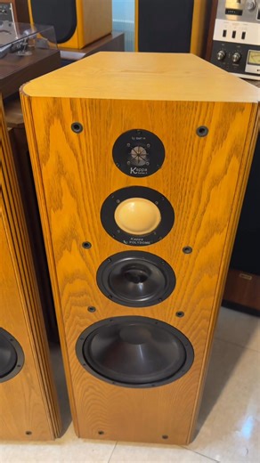 🔹 Loa Infinity Kappa 8.2i – Đẳng cấp Mỹ, âm thanh rực rỡ không gian phòng! - Cặp loa cây đứng sang trọng với dải trầm sâu uy lực, trung âm ngọt mịn và treble mở thoáng đậm chất Infinity. - Đánh cực hay cho nhạc vàng, bolero, vocal và cả phối ghép nghe phòng lớn. - Thiết kế sang trọng – âm thanh chất – hiệu suất mạnh mẽ đúng chuẩn dòng Kappa trứ danh. —————- Thông số: Loa cây đứng vân gỗ vàng sang trọng. Công suất 300W trở kháng 6 Ω Độ nhạy 89db Kích thước: cao 1,2m, rộng 41,5 sâu 30cm. Trọng lư