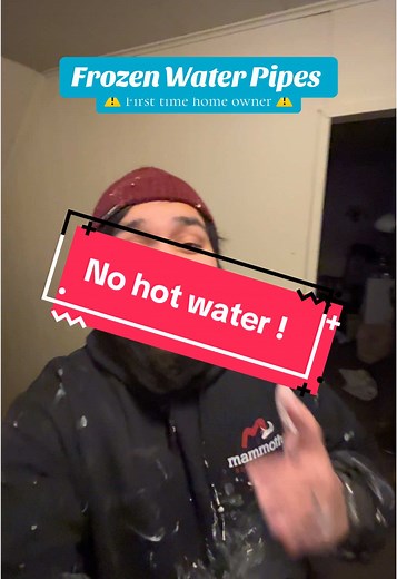 How to Deal with Frozen Water Pipes as a Homeowner