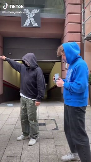 SIMon_mobile on TikTok