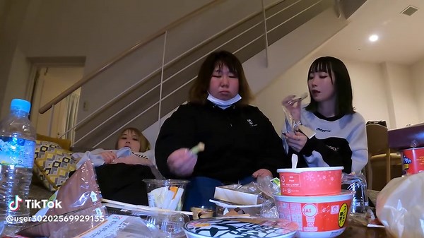 温泉女子のハプニング爆笑劇