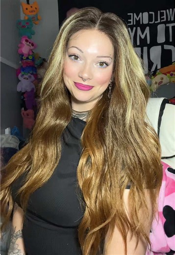 How to Style Long Blonde Wigs