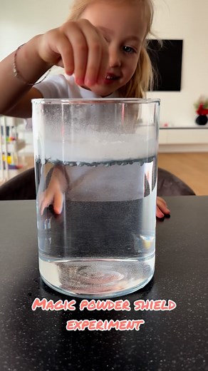Tiny Robin | Play & Learn at Home 🎨 on Instagram: "This quick experiment is a fun way for kids to see chemistry and surface tension in action right at home. 🤩🧑‍🔬 Sprinkle a little baby powder on the surface of water, dip your hand in, and the skin stays completely dry. The powder creates a hydrophobic layer that pushes water away, turning a simple moment into science magic. ✅ Follow for more awesome experiments! #kidsscienceexperiments #scienceforkids #preschoolscience #toddlerscience #educa