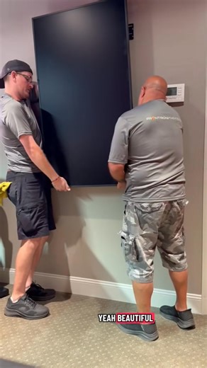 🎬 Here is a step by step on how to connect and mount your Digital Movie Board and transform Your Wall Into a Digital Movie Poster! Looking to elevate your home theater setup in Florida? Here’s how easy it is to connect your Digital Movie Board using the Samsung Frame TV 👇 ✨ The Samsung Frame has a One Connect box; this is basically the brain of the TV, and it can be hidden in the wall for a clean, streamlined look. ⚡ Your Digital Movie Board connects directly to power and to the One Connect wi