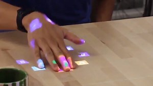 A group of researchers at Carnegie Melon is changing the way we might use our desks to do more work digitally using augmented reality projected onto surfaces. 📹: Technology Review | Within