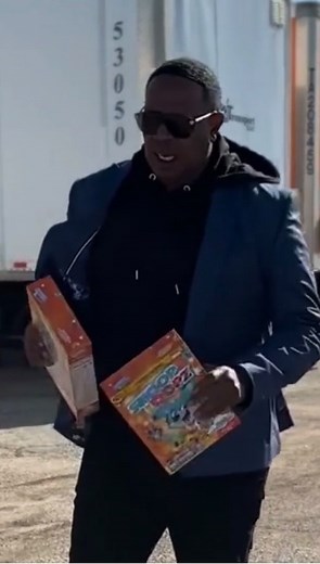 103K views · 3.4K reactions | We not self made We GOD made!@snoopdogg #MasterP Kings of the Breakfast foods. Snoop Loopz cereal started as an idea, two kids from the Wic program, now we own our own company. BroadusFoods.com The more we make the more we give. #GODisgood Giving our people opportunity and adding diversity to the grocery stores. | Master P | Facebook
