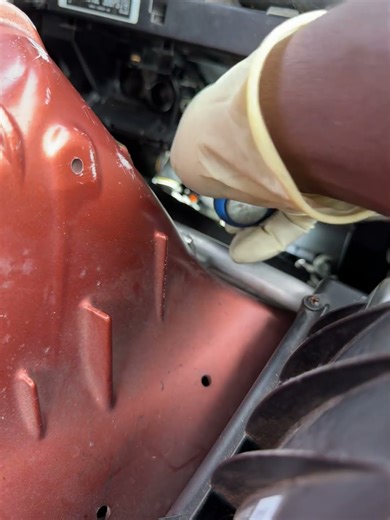 Fuel injector removal without the tool