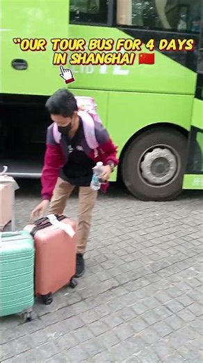 This tour bus covered our 4-day Shanghai trip as part of our group family package tour 🇨🇳🚌