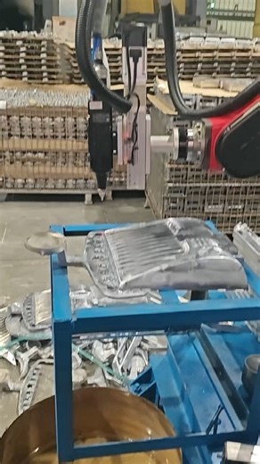 Laser cutting robot#robot #worker #automate #cut #abb