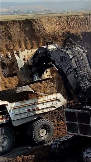 hydrolic exvator Loading over burden