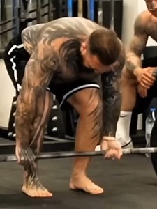 1.3M views · 10K reactions | They couldn't take their eyes off Anatoly because they were shocked. #anatoly #gym #prank #cleaner | Fun Club | Facebook