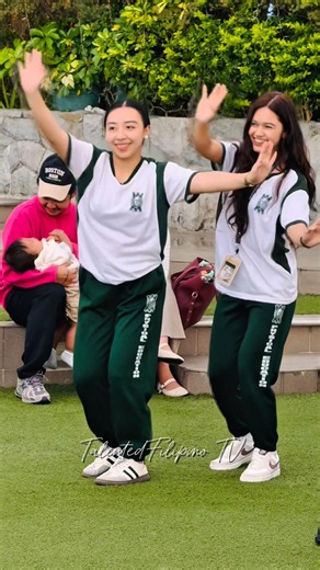 Gorgeous student joined the Tayaw dance at SM Baguio sky terrace with Reggae Set Go #busking #tayaw