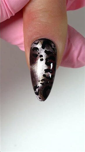 Nailart: „Cat-Eye“ mit Jolifin LAVENI Shellac - Cat-Eye 9D / Tutorial