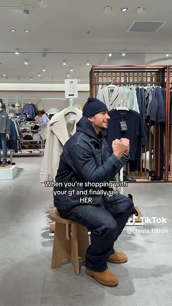 Vidéos de Clovis Fillion (@clovis.fillion) avec Starman (2012 Remaster) - David Bowie