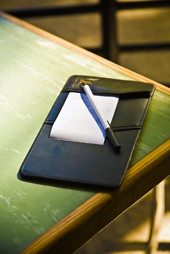 How to Cash Canadian Checks in U.S. Banks | Sapling