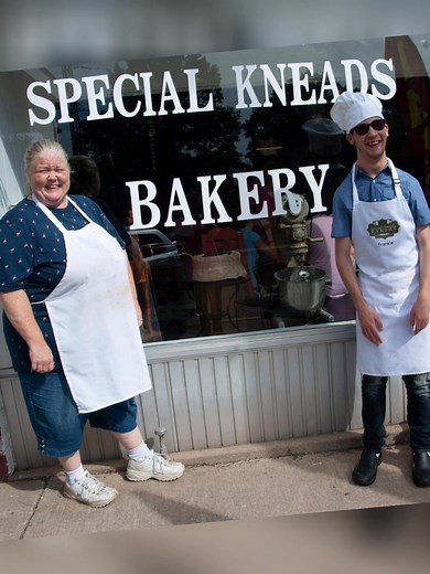 Did you place your Thanksgiving order? 😱 What are ya waiting for? ⏰ ⏰⏰⏰⏰⏰⏰⏰⏰ Order now All Pies $21.50 -Pecan -Pumpkin -Ultimate Peanut Butter -Cherry Lattice -Apple caramel Crumble ~~~~~~~~~~~~~~~ Cheesecake 9” $41.75 -Turtle Cheesecake -Strawberry Cheesecake -Cherry Cheesecake Also: -$39.50 3 doz assorted cookie platter -$7.50 dozen dinner rolls To order call: 309-525-3031 and leave a message. We will call to confirm. Orders due by Monday. | Special Kneads Bakery