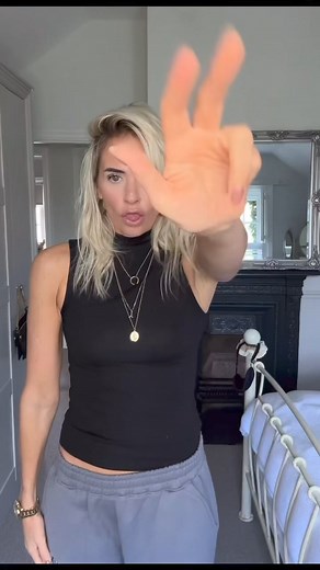 597K views · 4.3K reactions | Extension break with my own hair for a while! I love it!  #hairstyle #hairtransformation #shorthair #oldmoneystyle #haircut #fyp | Amy-Jo Simpson | Facebook