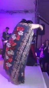 690K views · 849 reactions | خلينيي ✋ آڨلبي آڨلبي آڨلبي❤ لمين تهدرو فينا ️ علاه تبغو ديرو كيفنا 狼 | Cheba Dalila | Facebook