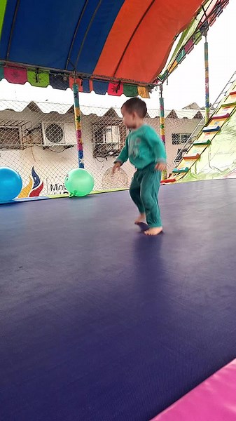 Videos de Jimmy Gonzaga (@jimmygonzaga95) con “Jump Around - House Of Pain”