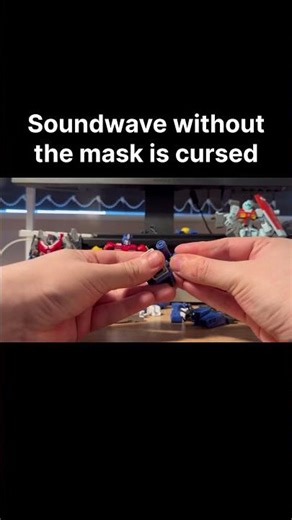 Soundwave without the mask is cursed #transformers