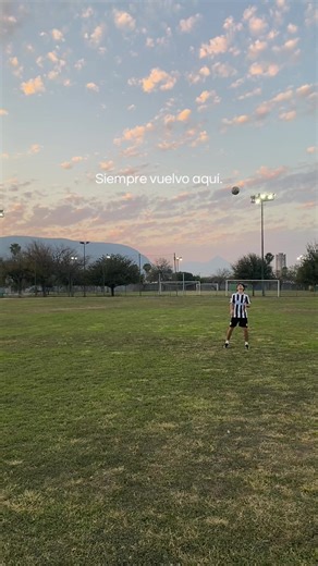 Como patear un balón me da tanta tranquilidad?💆‍♂️⚽️#fyp | i always come back