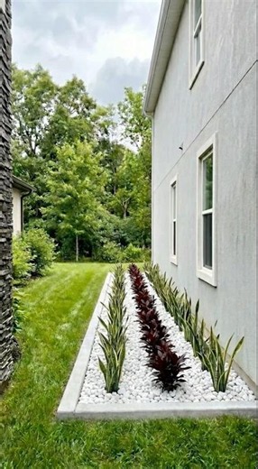 Tiny Side Yard Makeover With White Rocks