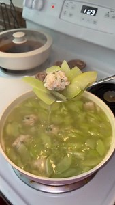 Chayote soup with shrimp balls? 😂😂 #lillianphan #realisticmomlife #mom #dinner #lunch #recipe | Lil