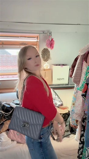 Tri de mes sacs aujourd’hui 👜✨Je vous montre un peu ma collection tout en faisant du tri 👀Dites-moi lequel est votre préféré 🫶🏼 Et surtout… est-ce que vous aimez ce genre de vidéos de tri ? Je peux en faire d’autres 🤍 #collection #sac #trie #vinted #secondemainmode