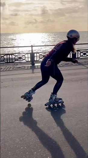 Inline Skating Crossover Accelerating Stride in cheap soft boots with heel brake #inlinebeginner