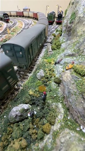 GWR 3000 3023 pulling freight past the train spotters.