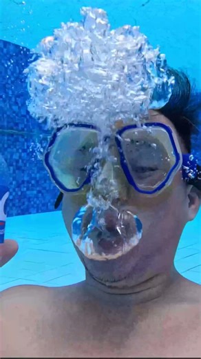 Burp RC Cola vs Ramune Melon Underwater