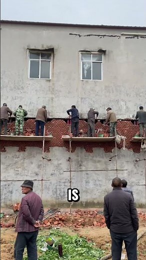 Hydraulic Jacks to Lift and Reinforce Buildings