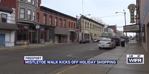 Kick off Holiday shopping with Mistletoe Walk in Freeport