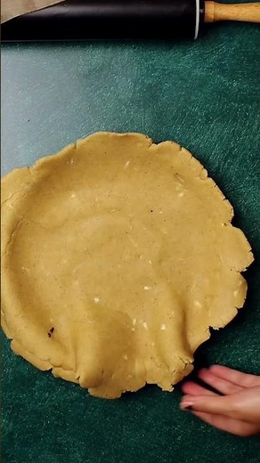 How to Move Pie/Tart Dough into the Pan Without Breaking #SHORTS #bakingtips