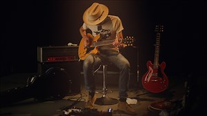 Veteran rock guitarist Audley Freed puts the new I-35 LC Vintage through its paces. See more: http://bit.ly/39uSgQd #CollingsGuitars #AudleyFreed #NewModel #NAMMShow #BelieveinMusic #ElectricGuitar #Guitar #Guitarist | Collings Guitars and Mandolins