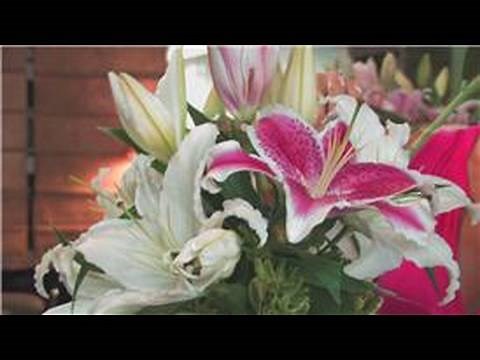Wedding Floral Arrangements : How to Make Flower Arrangements With Lilies