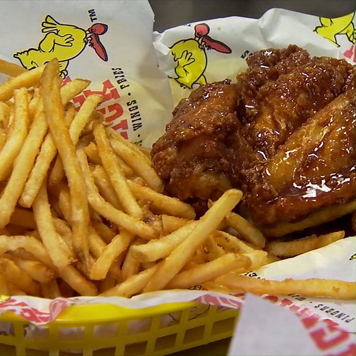 CHICKEN WINGS AND SASHIMI 🍴: Two popular downtown Fresno restaurants, The Chicken Shack and Kikku Kitchen, have opened new locations in the River Park area. Full story: https://abc30.com/5730356/ | ABC30 Action News