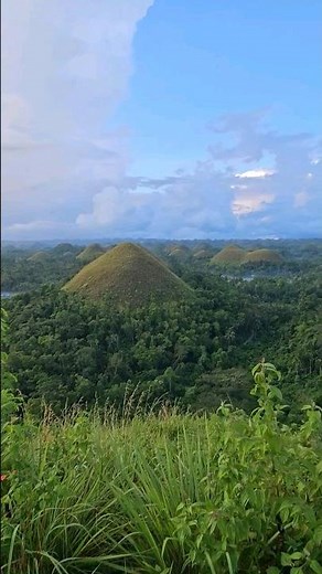 The Mesmerizing Chocolate Hills of Bohol Philippines #bohol