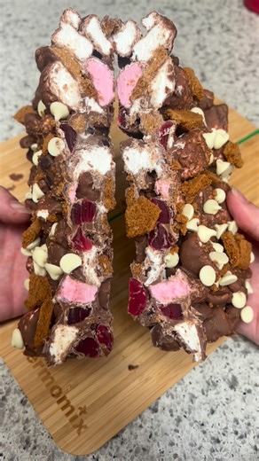 Em Rutter on Instagram: "Rocky Road Traditional Christmas treat & perfect to gift. Today I made a Biscoff rocky road thanks to a friend for the inspiration. I love making rocky road, it’s quick, easy and you can basically mix up what ever you feel like. I used marshmallow, Allen’s red lollies & Biscoff biscuits. Key to a good rocky road is quality chocolate 🍫 Hands up if you love gifting it or receiving it 🙋🏻‍♀️ #thermonation#christmas#teachersgifts#homemaderockyroad#biscoffrockyroad#cadburyc