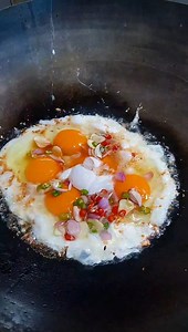 ใจทรามยามดึก ep.358 ไข่คั่วพริกน้ำปลา ไอสะขยี้ยูว์ให้แหลก ขอบคุณเพลง : นอนไม่หลับ - Zaza (cover. tree man down) | กับข้าวกับปลาโอ Plaocooking