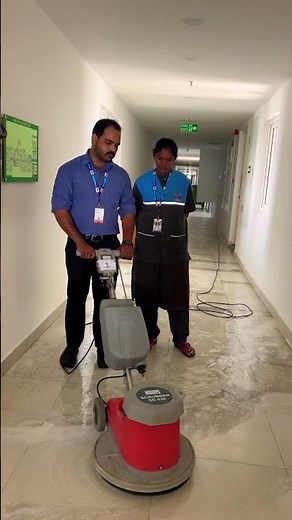 Roots Single Disc Machine SD 430-Floor Scrubbing || Training to our Staff.