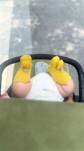 Baby's adorable dance move every time they leave home