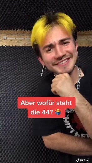 Rappernamen erklärt: Juju44