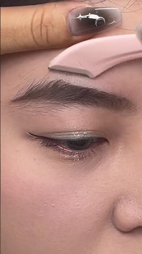 Eyebrow trimming #eyebrowtutorial #eyebrows #eyebrows #eyebrowshape