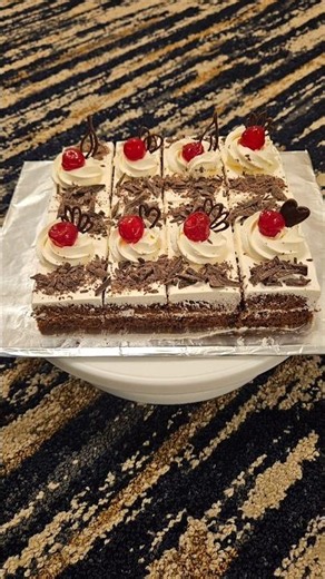 Soft and juicy black forest cake 🍒🍫 Black forest pastry cake😋 Bakery style!!!