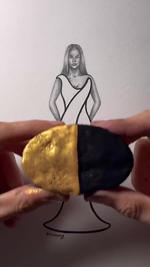 Golden and Black Dress Painting Tutorial