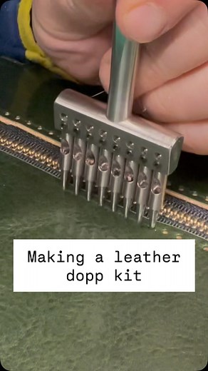 🪒🛀 Makinga leather dopp kit with some wonderful ADC Old Fashion leather from @leather_skins 👝💼🧳 🐈🙀 shout out to my kitty BB for interrupting my flow 😺😸 🔈 Audio in the background: SNL 😂 I gotta stop listening to the TV while I’m shooting video 📺 #leathercraft #leatherwork #handmade #leatherbagshop #doppkit #handstitching #handstitched #italianleather | Swift Leatherworks