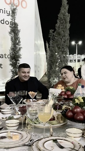 Shuxrat Ochilov on Instagram: "Odamni ishongisi kelmaydi bir hafta oldin ko’rishib konsertga taklif qilib ancha kulishib o’tirgandik . Taqdir ekan oilasiga sabr oxiratlari obod bo’lsin Amin🤲🏻 Inna lillahi va inna ilayhi rojiun😢"