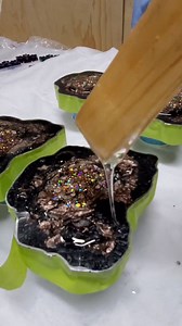 Before we knew about using liquid latex or white glue to prevent drips when topcoating, we simple used tape to prevent the drips from sticking.⁣ ⁣ It worked well but I must admit that liquid latex makes it much easier.⁣ ⁣ Oh how we live and learn 😊⁣ ⁣ #resintips | Resinista